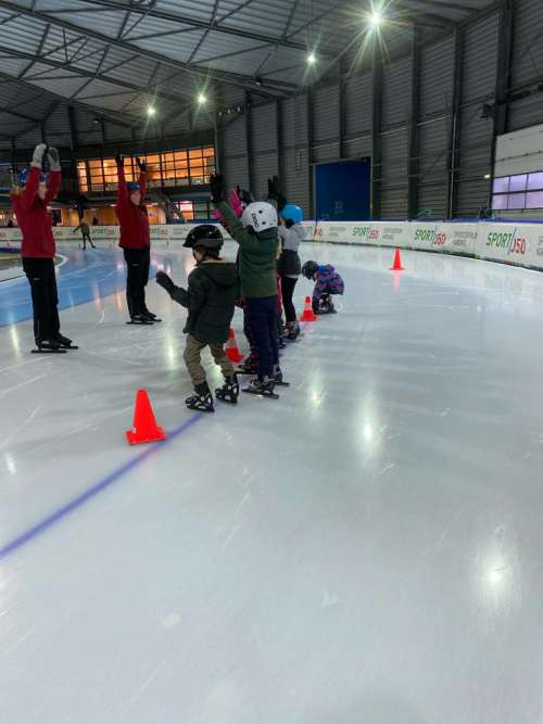 jeugdschaatsen helmplicht